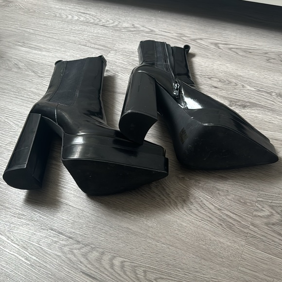 Jeffrey Campbell Distortion Platform Chelsea Boot - Picture 5 of 6